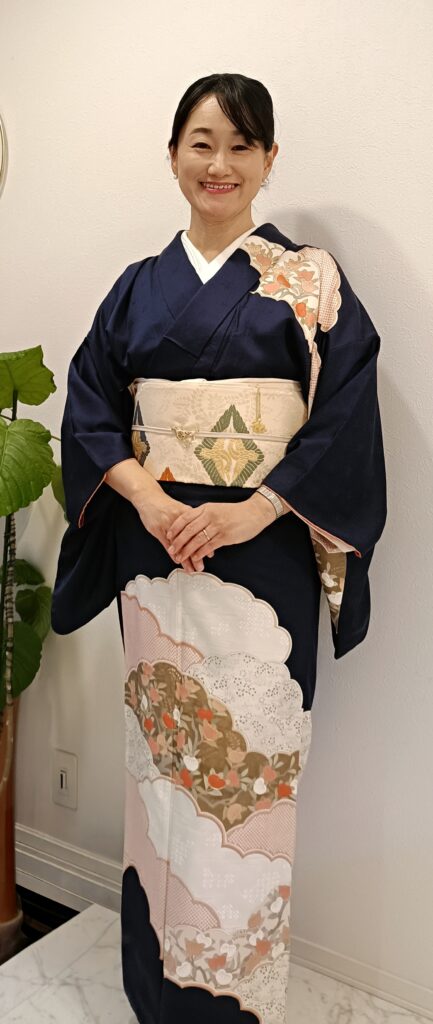 さとりちゃんも持っている雲取り文様の着物
着物サロン綾織