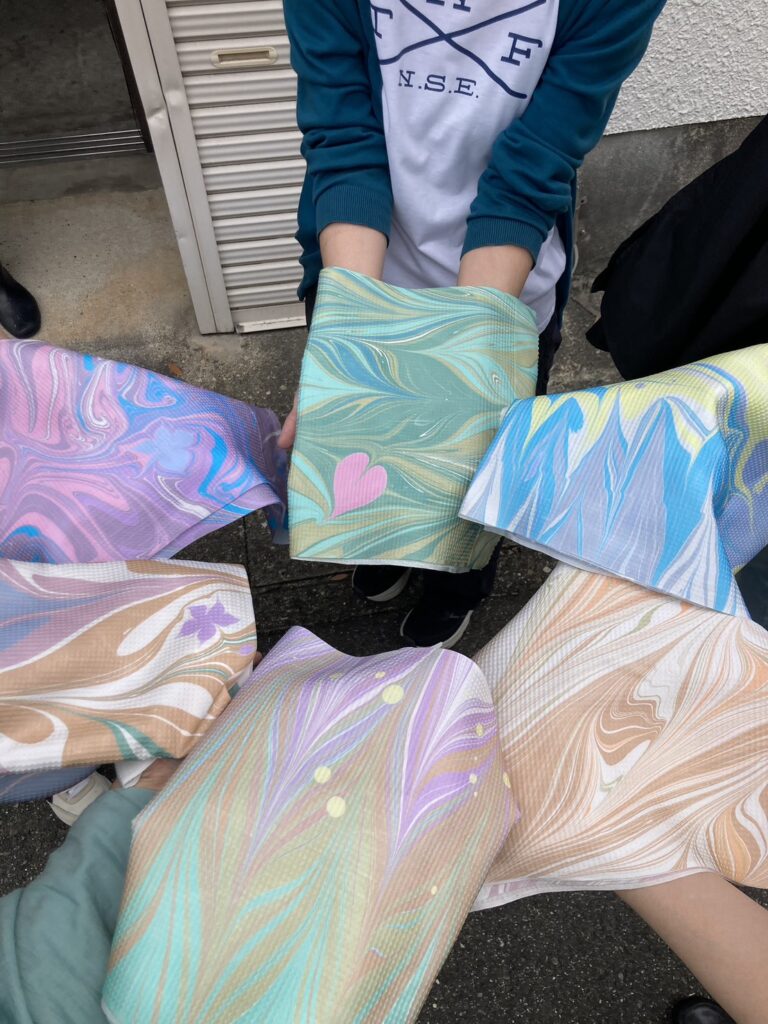 武田染工にて自分で色と模様をきめる帯揚げが作れます