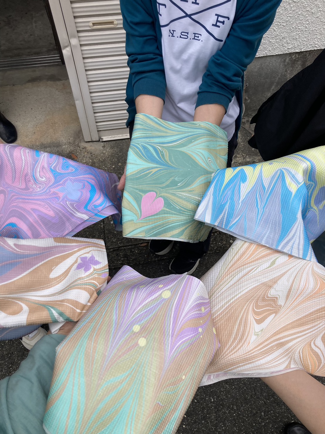 東海着物おしゃれ倶楽部
体験イベント
『世界に一つだけの私の帯揚げ、墨流し体験』
のご案内