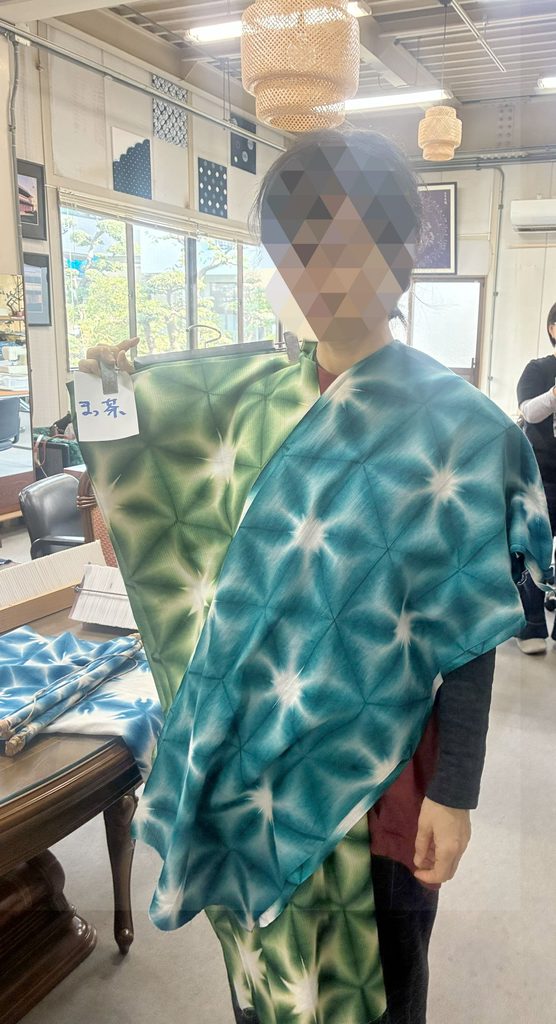 綺麗に見せる色、お顔に合う柄
などアドバイスさせていただきます