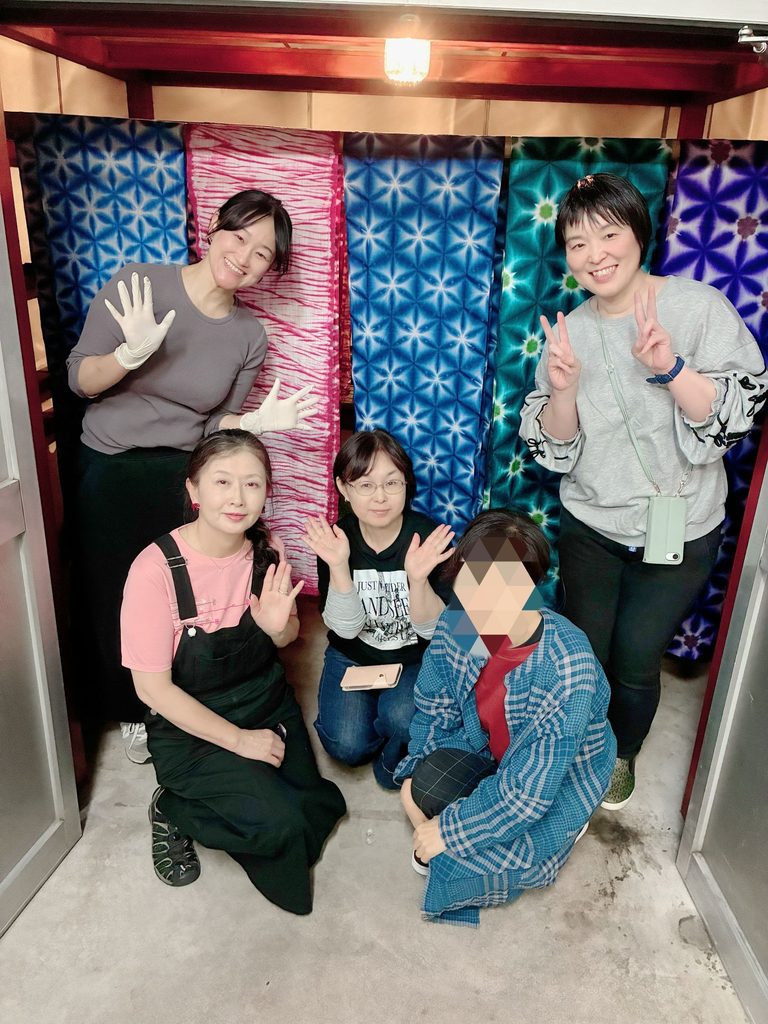 着物サロン綾織の雪花絞り体験
